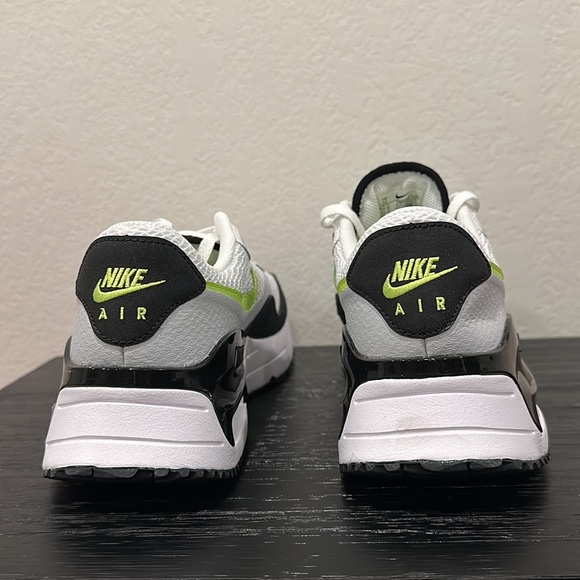 New Size 10 Men’s Nike Air Max SYSTM White Black DM9537-100 Athletic Sneakers - Picture 7 of 9